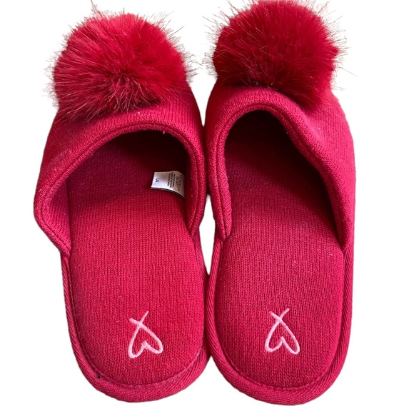 NWOT Victoria's Secrets Red Mule Slipper with Puff Large - Picture 4 of 6